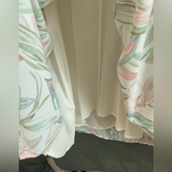 Lulu’s Thriving Moment White Floral Print Puff Sleeve Cutout Midi Dress, Medium - Picture 13 of 16